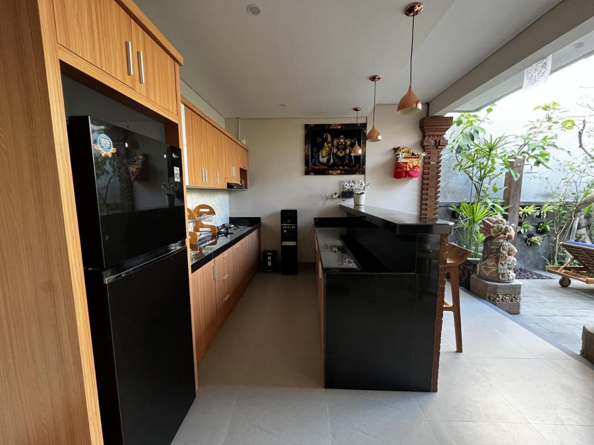 Cecillia Guesthouse Canggu Экстерьер фото